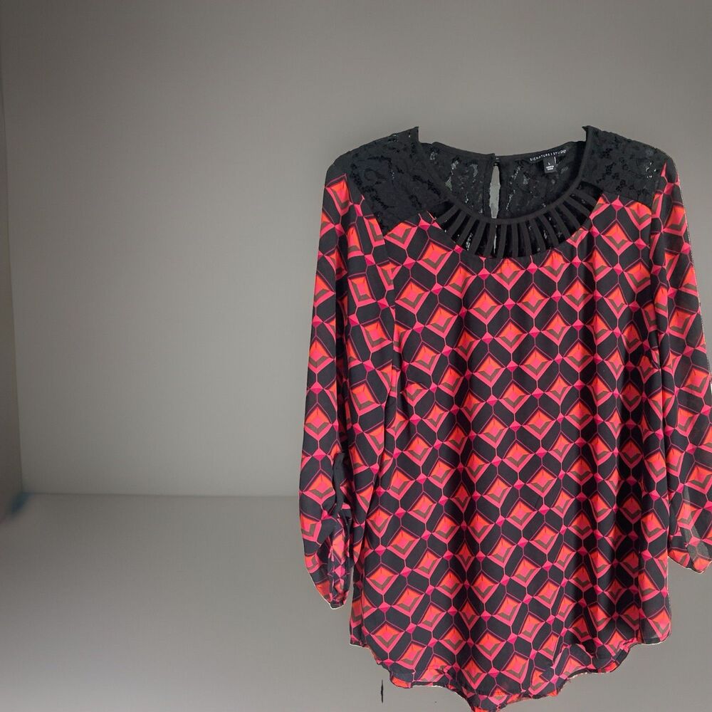 Signature 1 Studio Top Large Geometric Red Black NWOTS Lace Lightweight New
